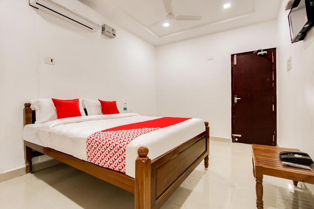 Готель Oyo 69625 Mayuraa Residency Кумбаконам Екстер'єр фото